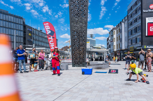 image 4 Hut Ab! Das Festival der Strassenkunst in Bielefeld